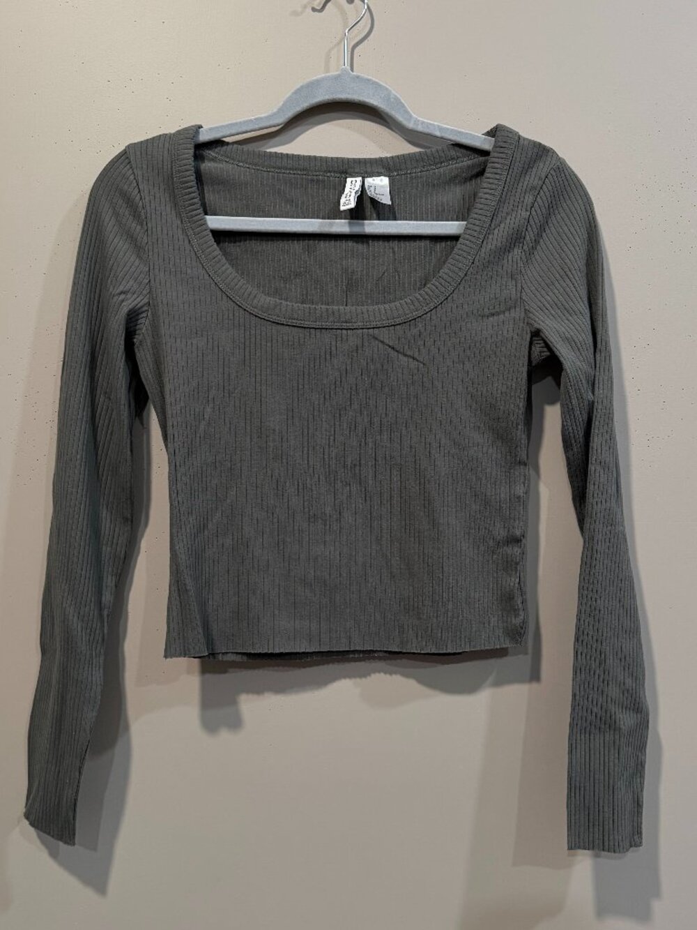 H&M Grey Crop Top Long Sleeve Basic Fashion Size Medium